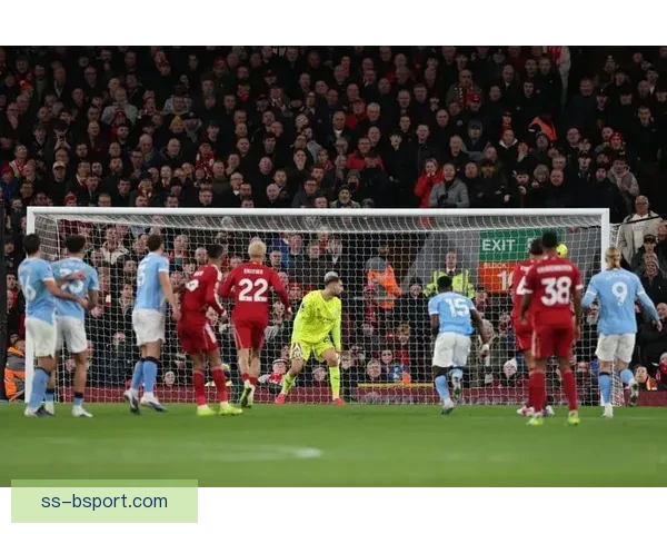 扎卡德甲主场轰出惊世远射世界波成功打破僵局全场沸腾