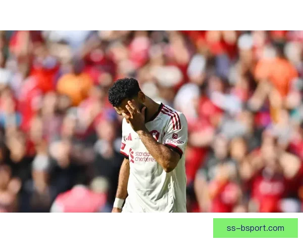 曼联因战绩不佳裁撤部分员工以优化球队运营和未来发展